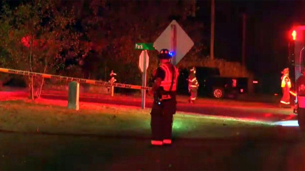 Wisconsin plane crash kills 5 adults, child as authorities probe final communications with air traffic control