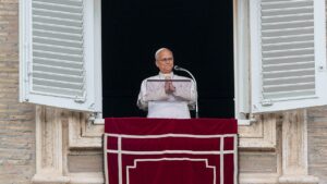 Pope Leo welcomed back as he delivers Angelus prayer days after lung cancer surgery