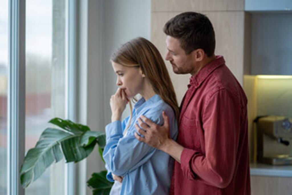 Dear Abby: Even though I’m still with my unfaithful husband, my past flings are sending me DMs