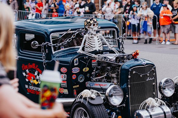 The Fisher’s Ghost Festival parade through Campbelltown. 