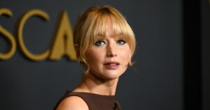 Psst! Jennifer Lawrence’s Exact Cool-Girl Clogs Are on Amazon — And They’re a Must for Fall