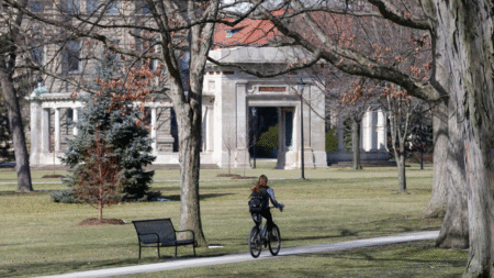 More Gen Z college freshmen are quitting school early and moving back home with mom and dad