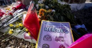 ‘Hurting’: Vigil in Wainwright, Alta., for soldiers caught in deadly fire