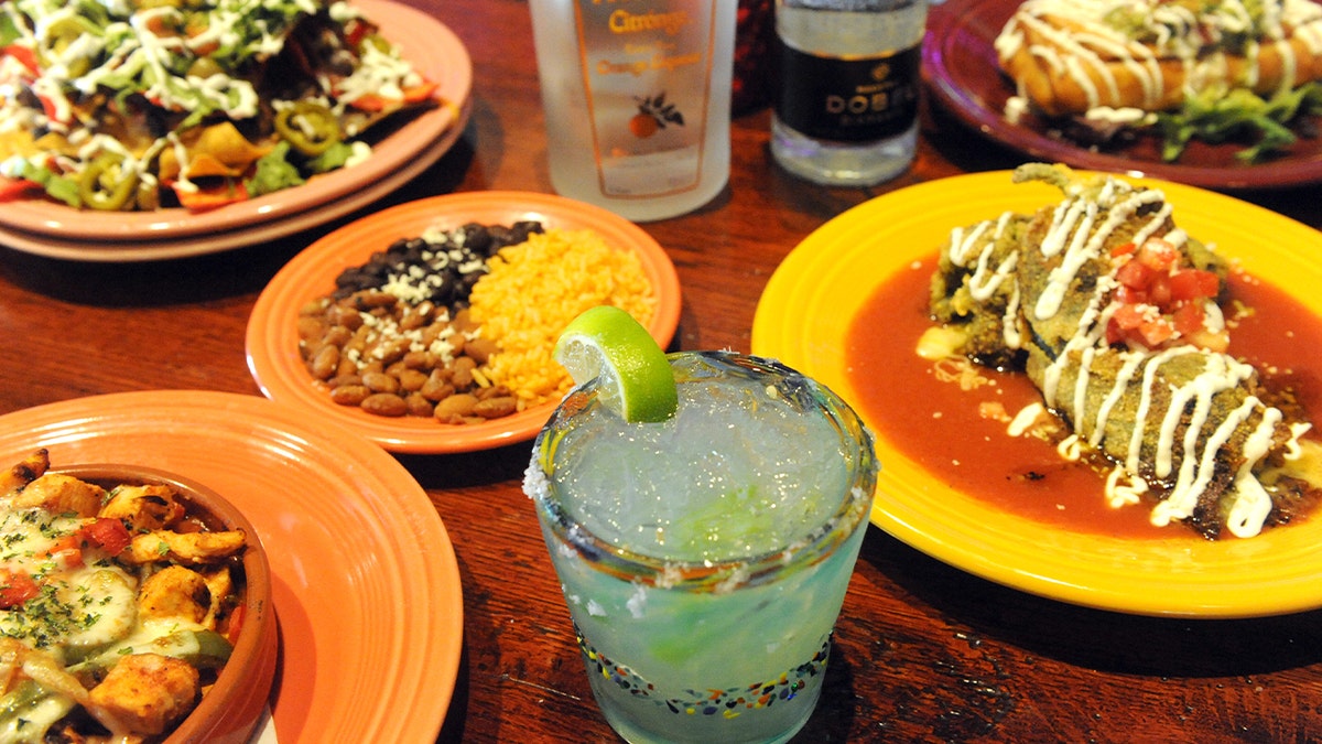 chili's entrees and margarita
